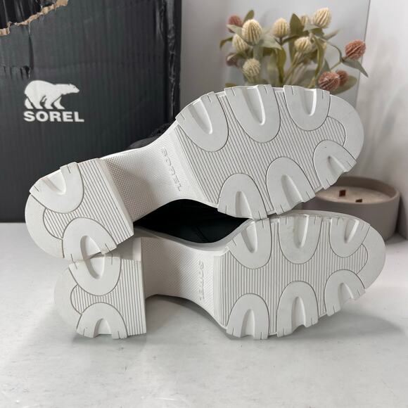 Sorel Brex Heel Lace Waterproof Boot Black/White NL4814-010 Women 9 Tried On - Picture 9 of 11